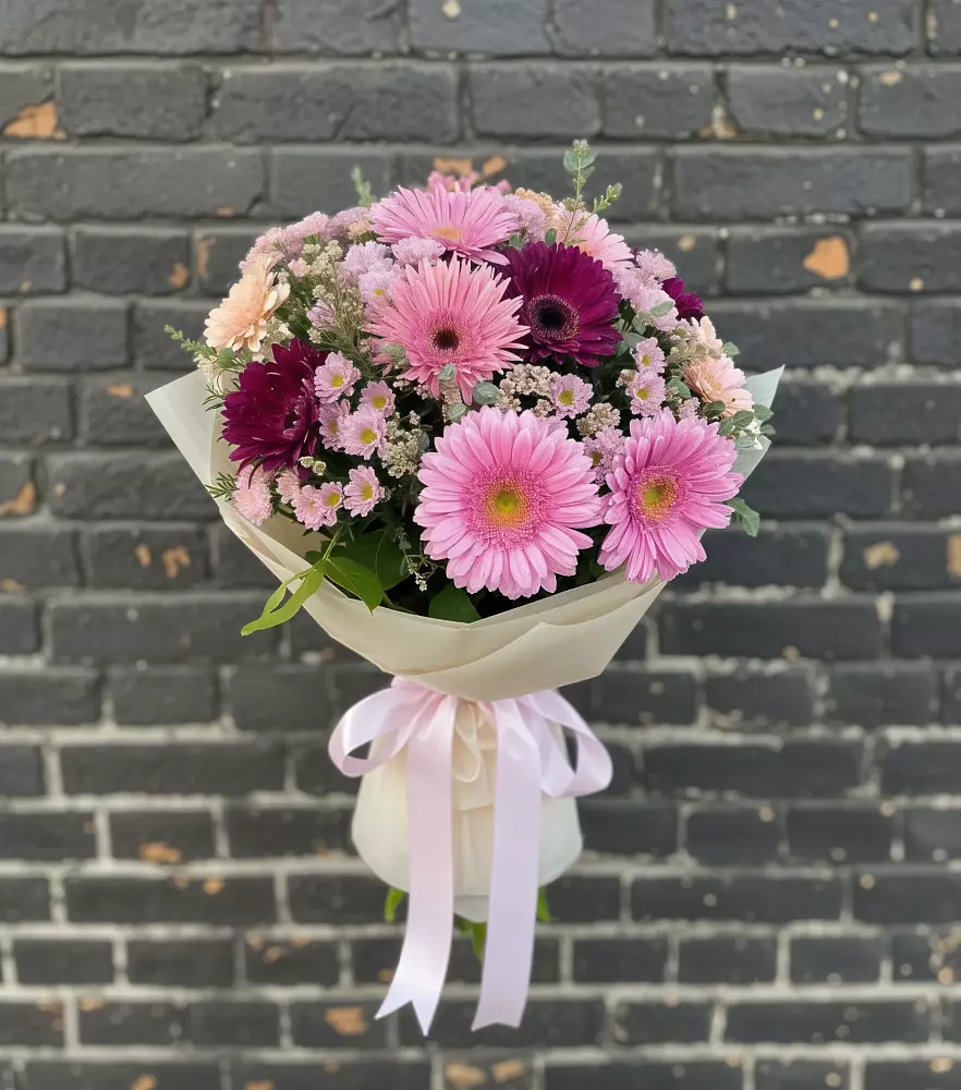 Букет цветов из: Герберы и Хризантемы в Нестерове