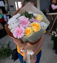 Букет цветов из:  Герберы, Розы и Хризантемы в Нестерове