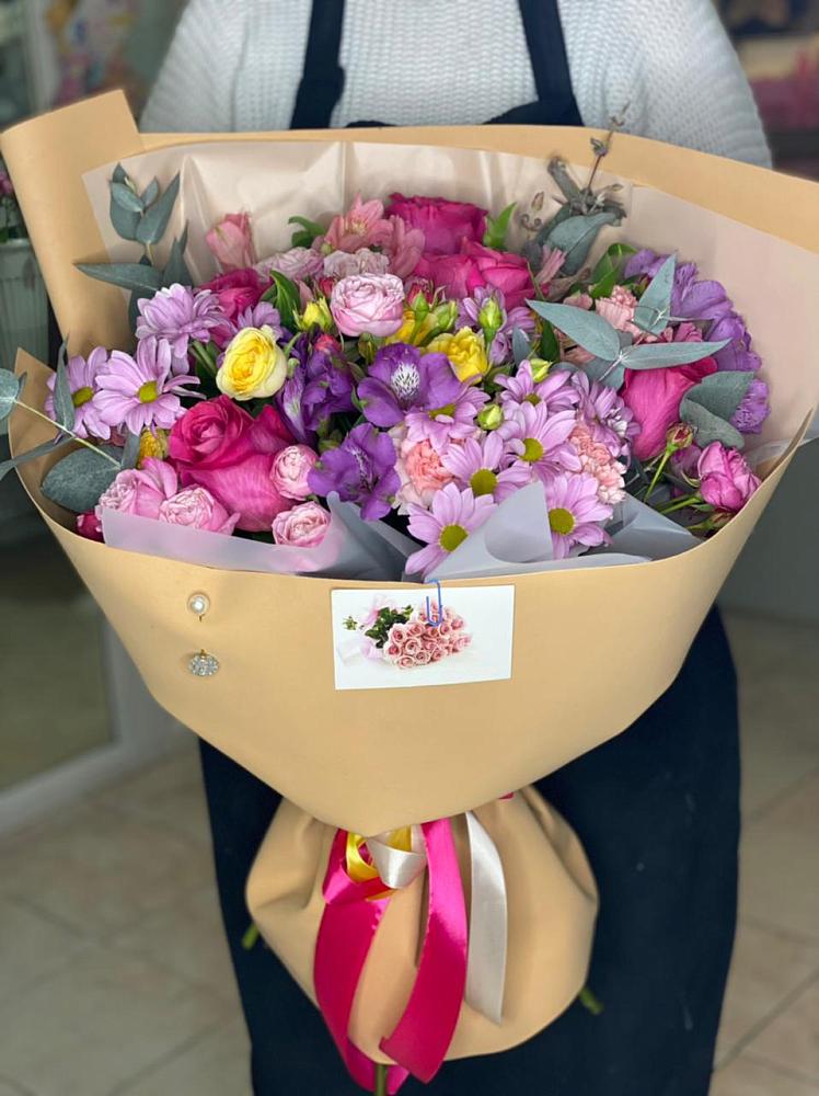 Букет цветов из: Хризантемы, Гвоздики и Альстромерии в Нестерове