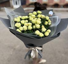 Букет Белые кустовые розы Солинеро в Нестерове