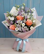 Букет цветов из:  Лизиантусы, Розы, Альстромерии и Гипсофила в Нестерове