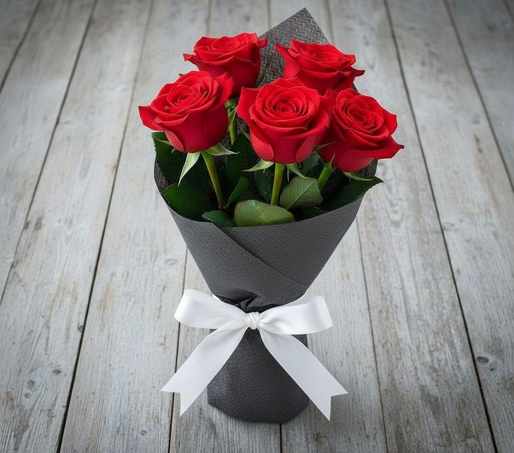 Букет 5 Красных роз Эдлесс Лав в Нестерове