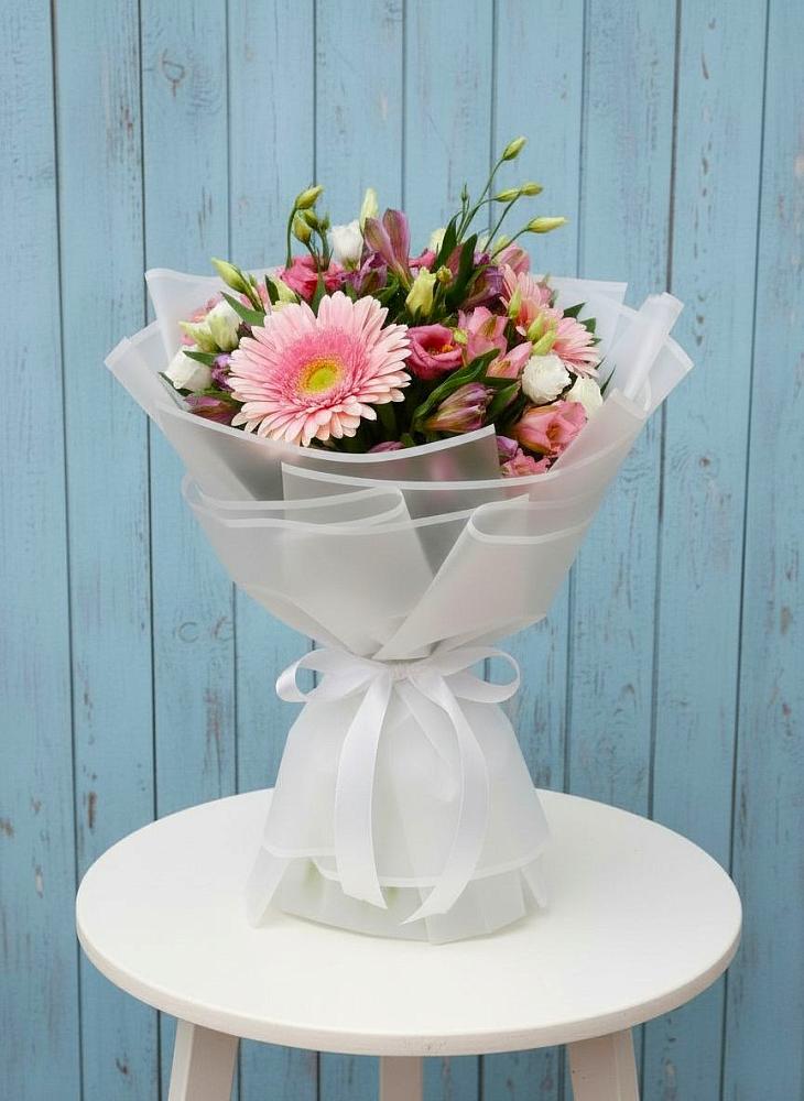 Букет цветов из: Герберы, Альстромерии и Лизиантусы в Нестерове