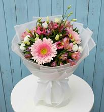 Букет цветов из:  Герберы, Альстромерии и Лизиантусы в Нестерове