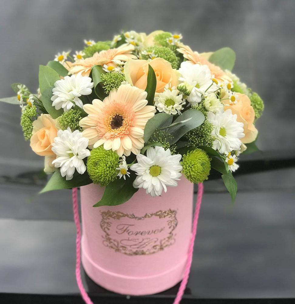 Цветочная композиция из Розы, Герберы и Хризантемы в шляпной коробке в Нестерове